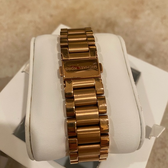 Michael Kors Access smartwatch - Picture 7 of 8